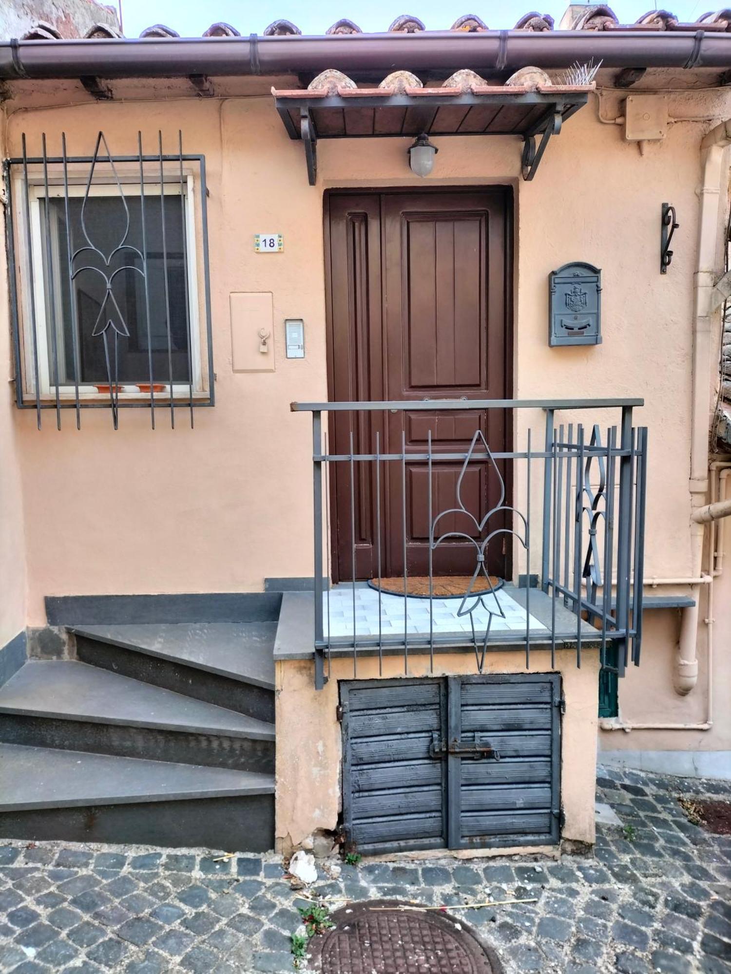 Piazza Varese Valentano Luaran gambar